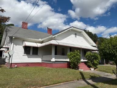 Main picture of 104 E Capitola Ave