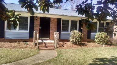 Main picture of 1135 Bridges Dr