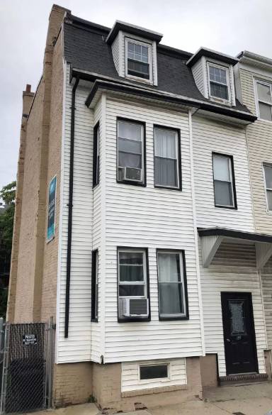 Main picture of 62 Chelsea St