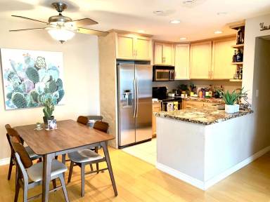 Main picture of 5649 Lake Park Way