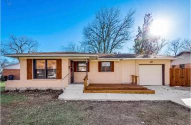 Main picture of 406 E Carolyn Dr