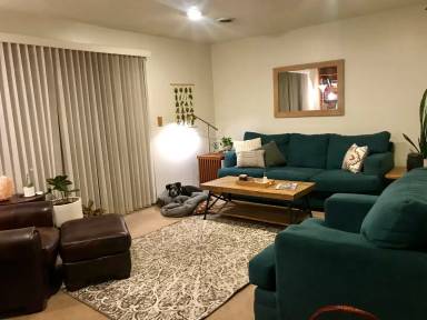 Main picture of 221 River St