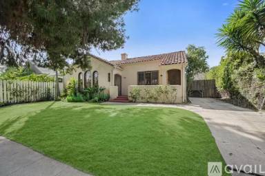 Main picture of 813 N Curson Ave
