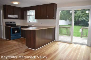 Main picture of 149 Pleasant St