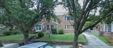 Main picture of 20 E 17th St