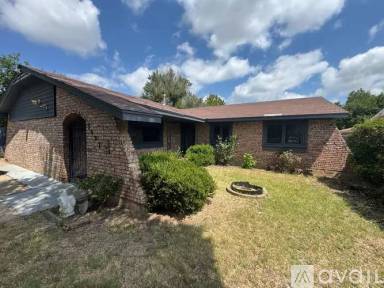 Main picture of 5607 NW Beechwood Dr