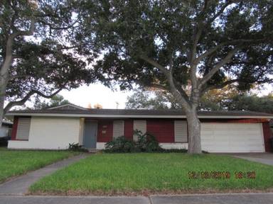 Main picture of 909 Dolphin Pl