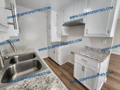Main picture of 2461 Elm Ave