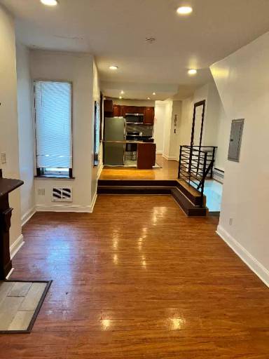 Main picture of 2512 W Oxford St