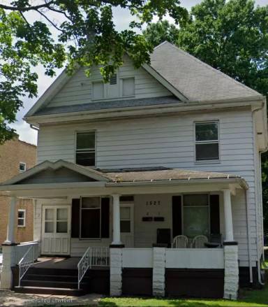 Main picture of 1527 W Main St