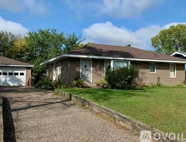 Main picture of 8112 Grafton Ave S