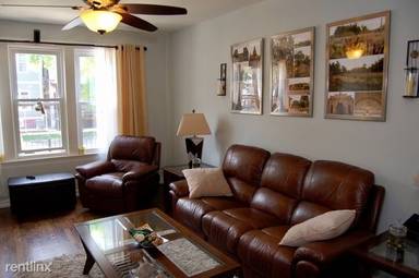 Main picture of 1824 N Mozart St