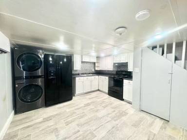 Main picture of 331 Edge Ave