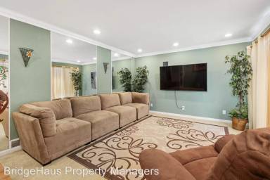 Main picture of 2625 55th St