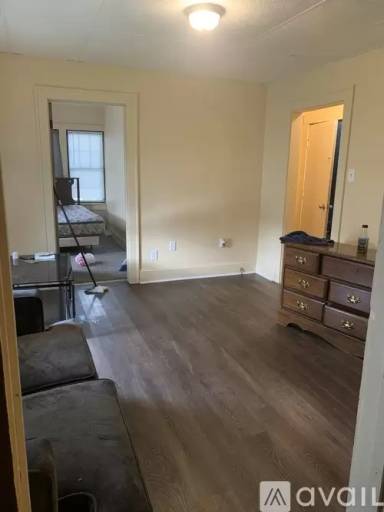 Main picture of 182 Sylvester St