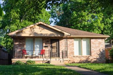 Main picture of 3521 Central Ave