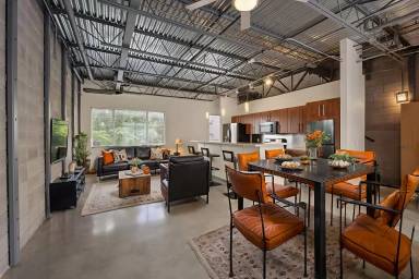 Main picture of 4801 S Congress Ave
