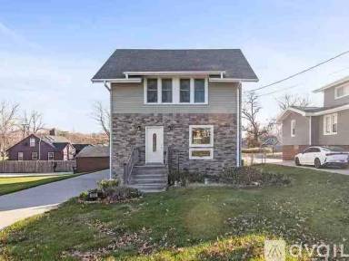 Main picture of 683 42nd St