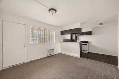 Main picture of 2712 Oakcliff St
