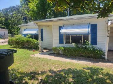 Main picture of 936 Lewis Pl