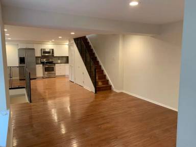 Main picture of 2216 Lombard St