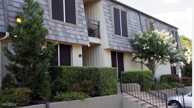 Main picture of 2500 E 22nd St