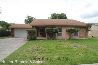 Main picture of 2810 Lawndale St