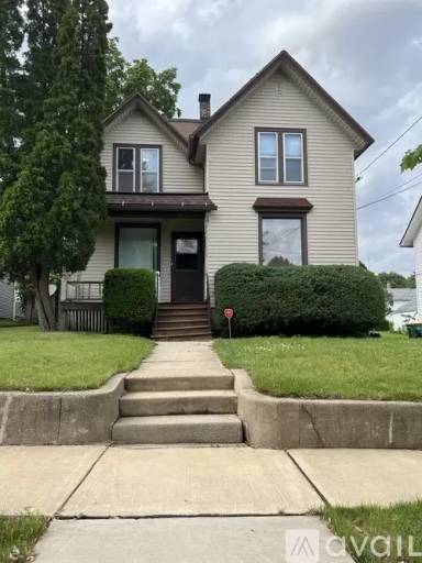 Main picture of 1606 5th Ave