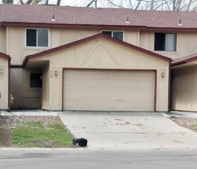 Main picture of 754 8th Ave S