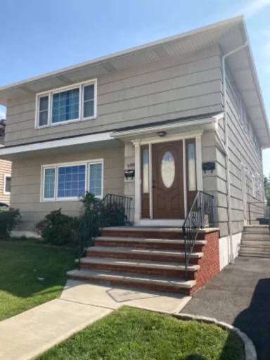 Main picture of 398 Sylvan St