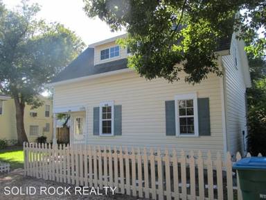 Main picture of 232 W Warren Ave