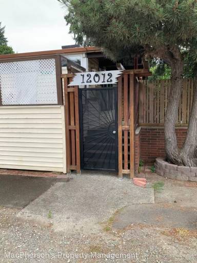 Main picture of 12022 32nd Ave NE