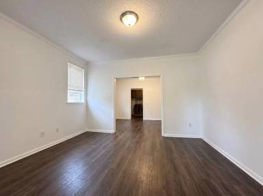 Main picture of 278 Hewlett Rd