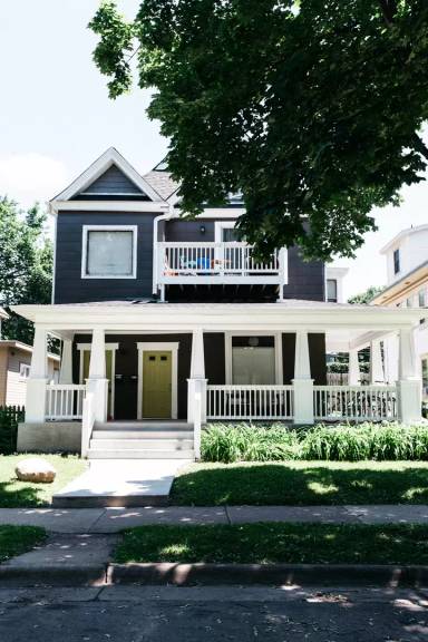 Main picture of 2215 Grand Ave S