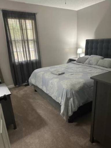 Main picture of 100 Greenwood Dr
