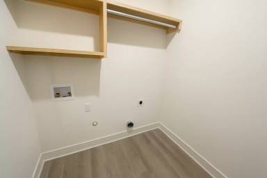 Main picture of 5203 S Chase Cir