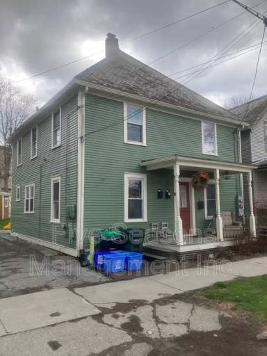 Main picture of 20 Hayward St