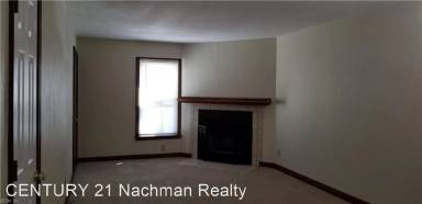 Main picture of 305 D Green St