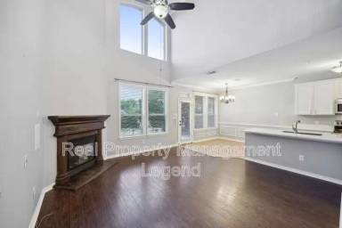 Main picture of 404 Gershwin Way