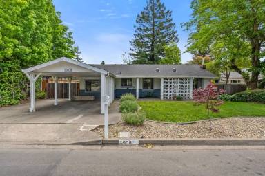 Main picture of 1008 Robinson Ln