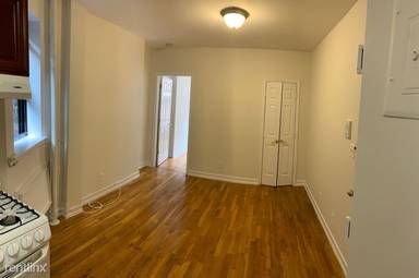 Main picture of 533 W 49th St