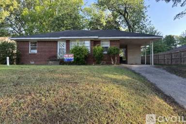 Main picture of 9 Waverly Dr