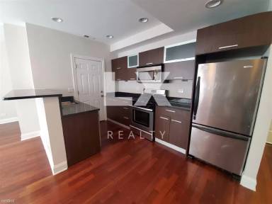 Main picture of 6922 N Greenview Ave