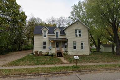 Main picture of 1414 1/2 Menomonie St