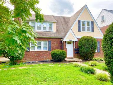Main picture of 811 Houston Ave