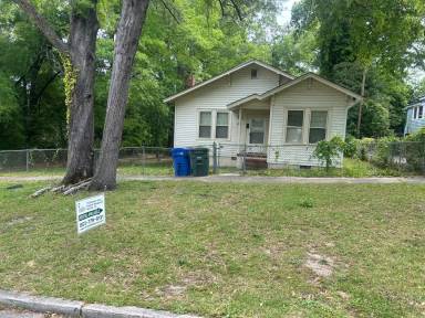 Main picture of 824 Meadow St