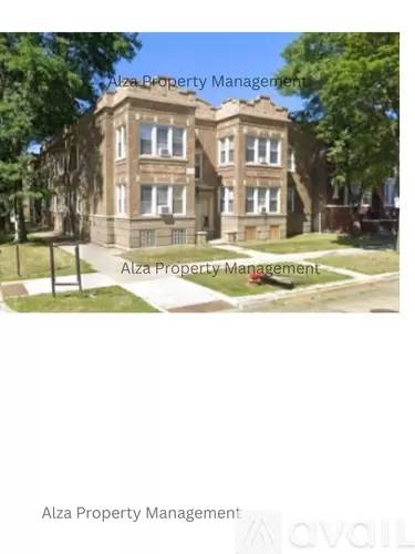 Main picture of 5448 W Quincy St