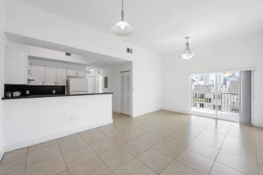 Main picture of 900 SW 7th St