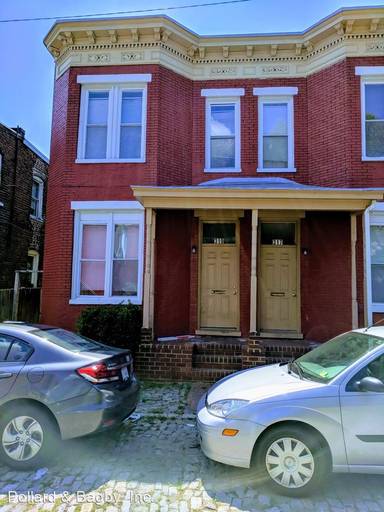 Main picture of 313 Goshen St