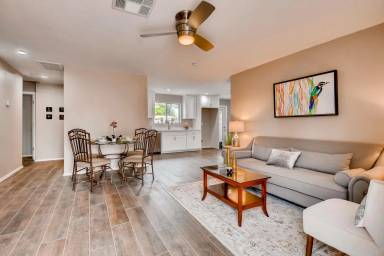 Main picture of 1806 E Don Carlos Ave